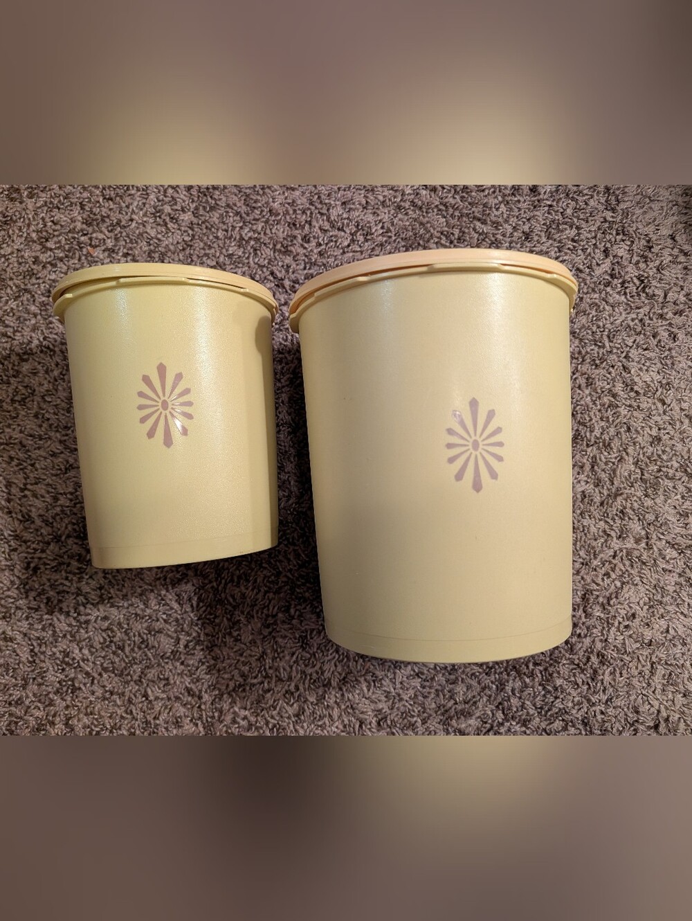Tupperware Yellow Starburst Canister Set w/ Lids, 2pc 8 oz, 809-6